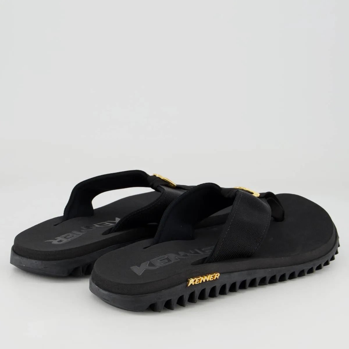 Chinelo Kenner Kivah Preto e Dourado