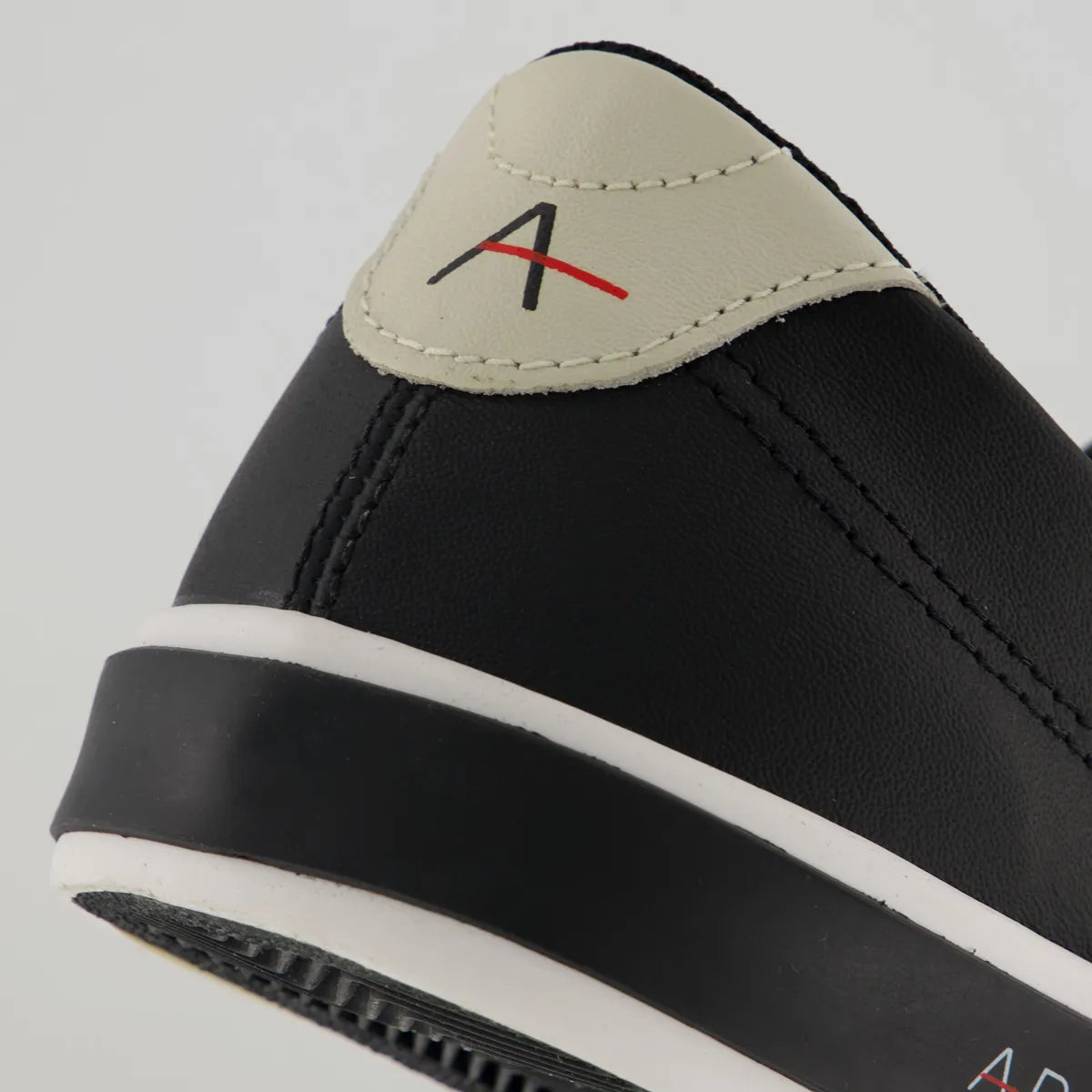 Tênis Aramis Stripe Slip On Preto